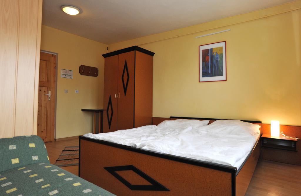 Nohotel Hostel Dranske Szoba fotó