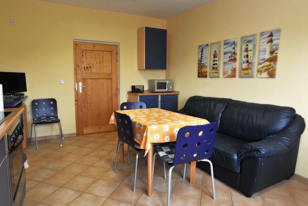 Nohotel Hostel Dranske Szoba fotó